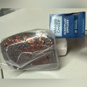 Yankee Candle ScentPlug Diffuser in Hammered Leaves NWT